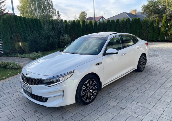 Kia Optima cena 61500 przebieg: 207000, rok produkcji 2015 z Wyszogród małe 379